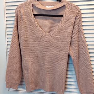 Tan/light mauve v-neck sweater w/ build in choker